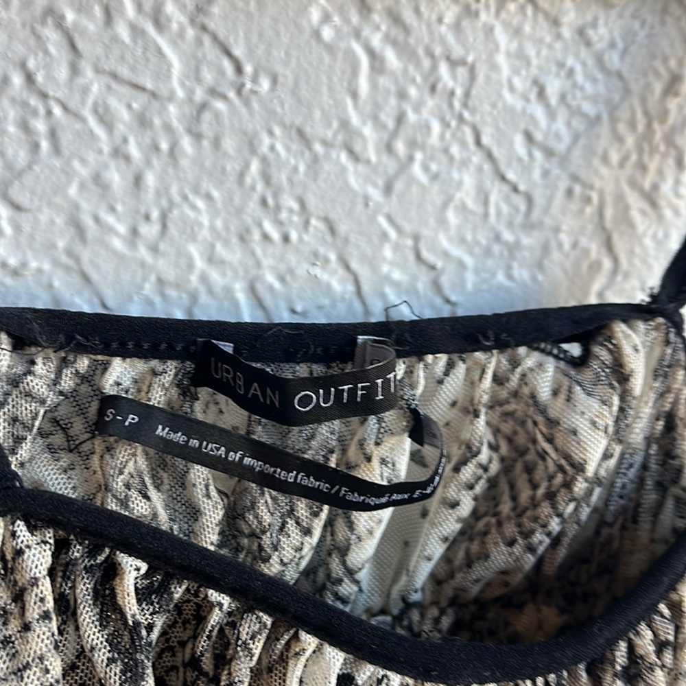 size small UO snakeskin mesh tank top - Picture 3 of 3